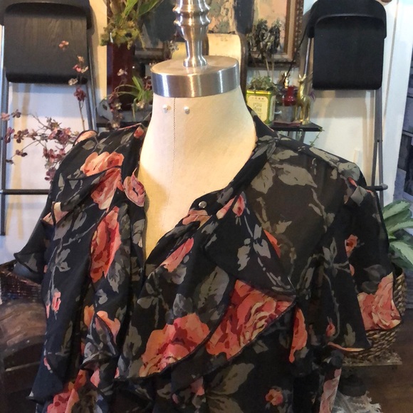 Converse One Star Large Floral Blouse - Picture 2 of 3